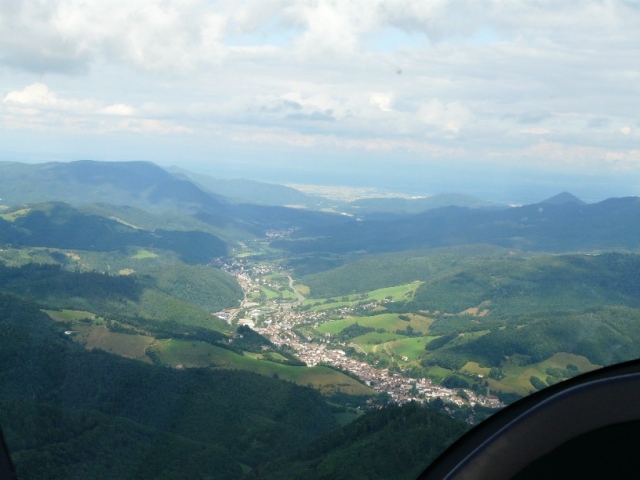  La tierra vista desde el cielo en un girocóptero 